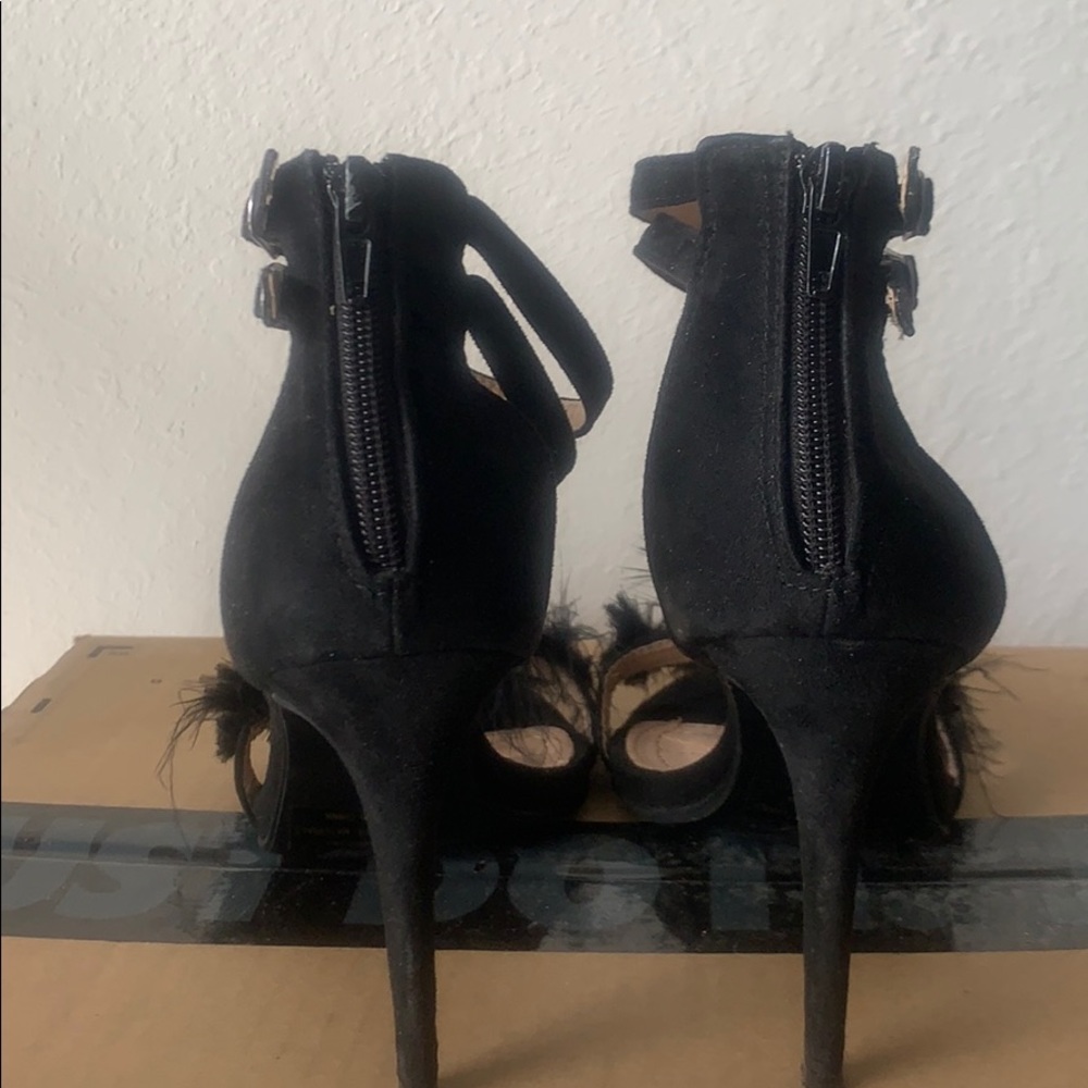 Heels - Picture 3 of 4